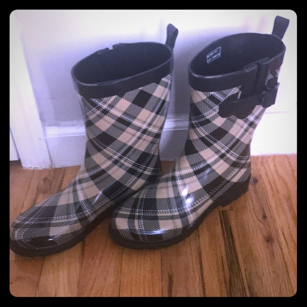 Rain boots